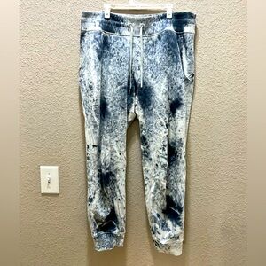 Lululemon Scuba Limited Edition Print Joggers